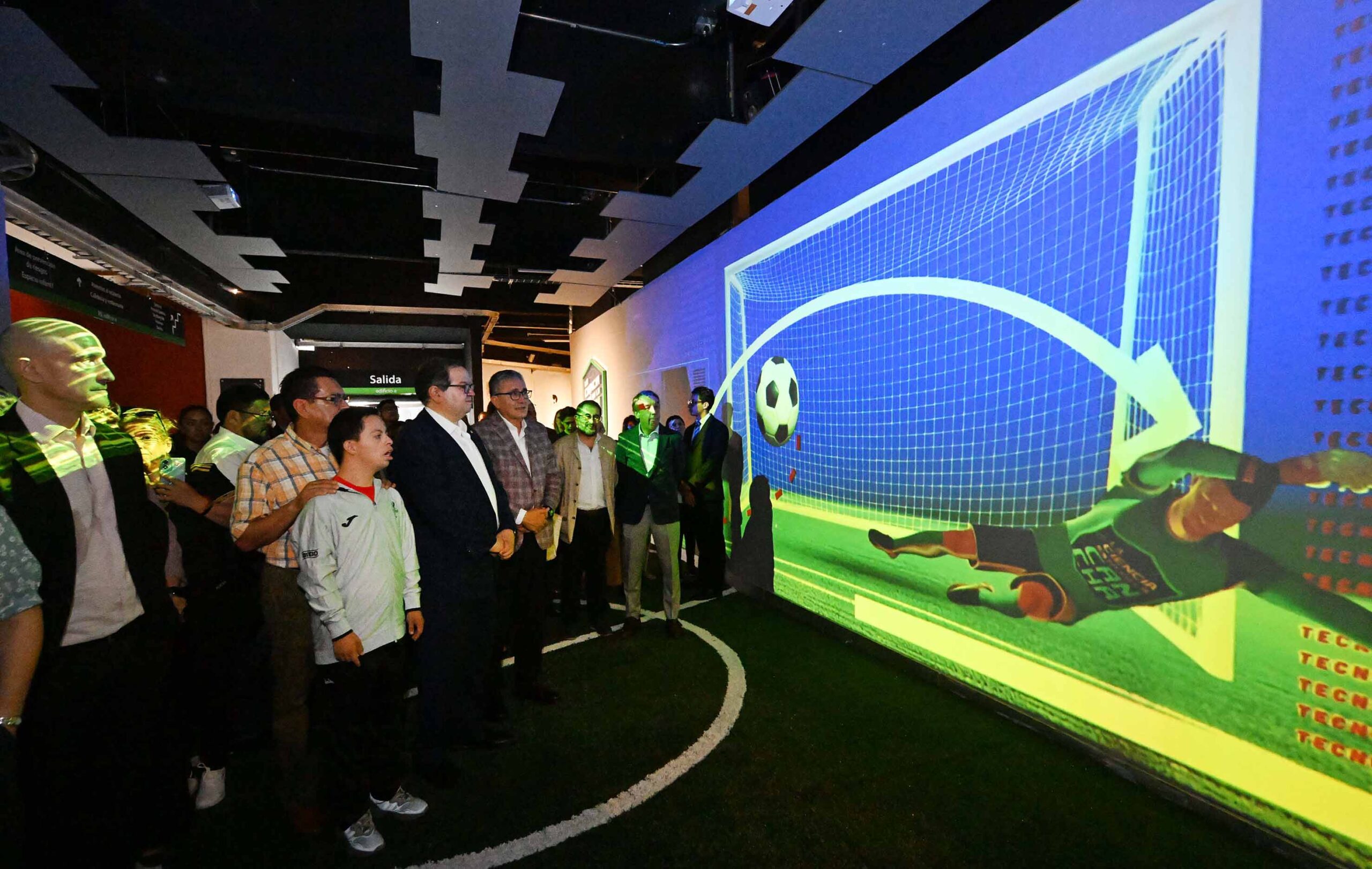 La ciencia detrás del fútbol en el Universum UNAM.jpg